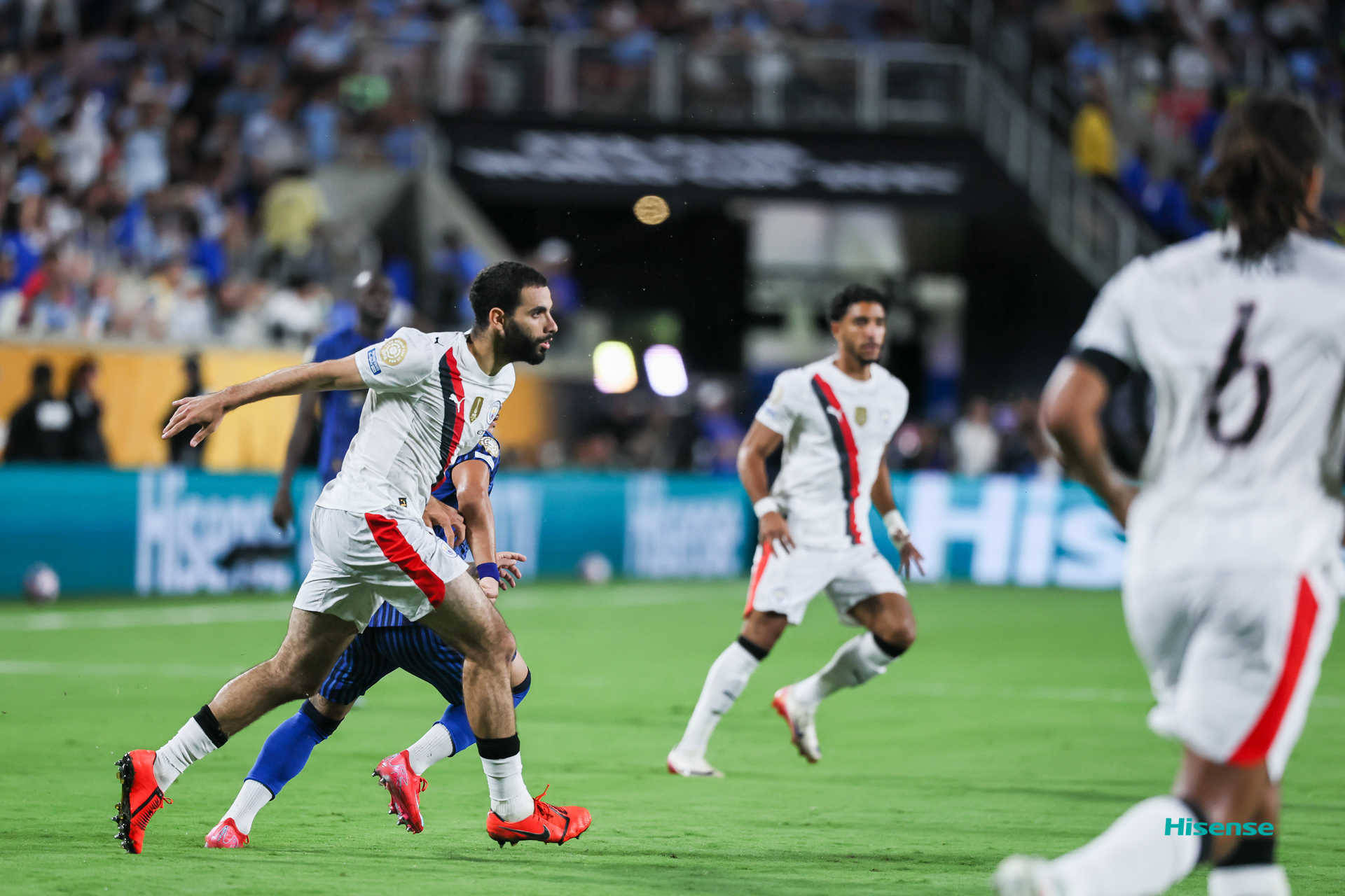 包含亚冠国际比赛日走向成谜，曼城临场应变，管理层满意，控场能力受关注的词条